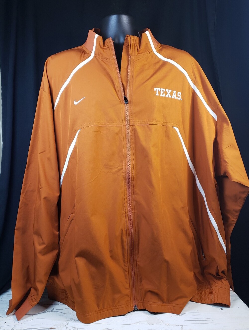 NikeFIT Storm Windbreaker with 'University of Texas Longhorns' Motif - Men's 3XL